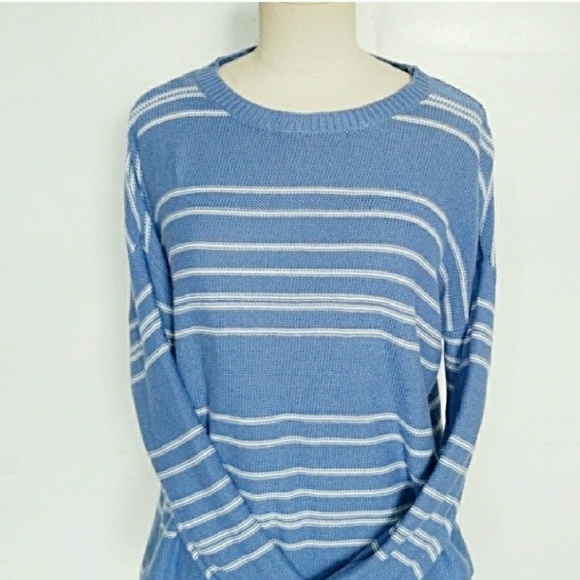 Forever 21 Sweaters - Forever 21 size Small Blue Striped Sweater